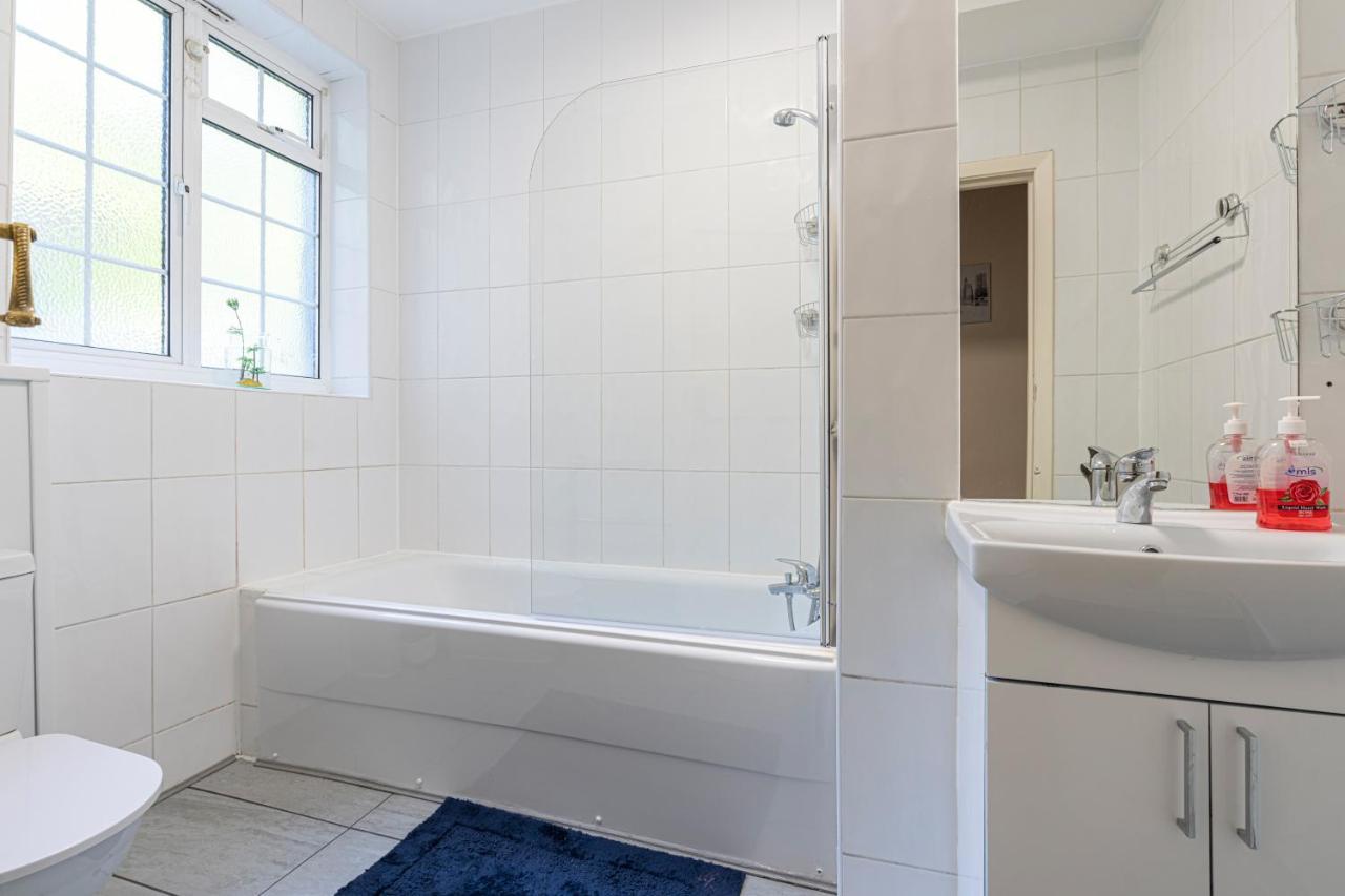 Charming 2 Bedroom Flat In Kensington High Street Лондон Екстериор снимка