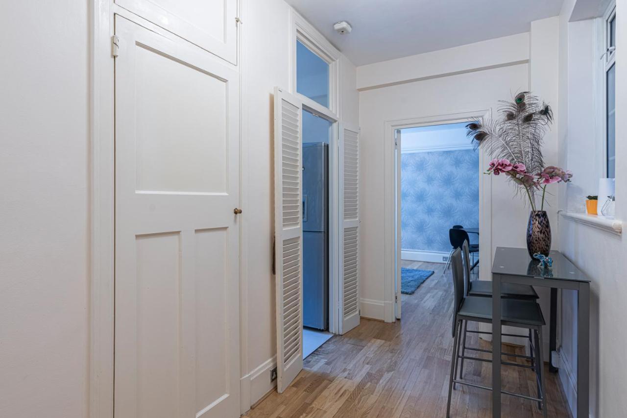 Charming 2 Bedroom Flat In Kensington High Street Лондон Екстериор снимка
